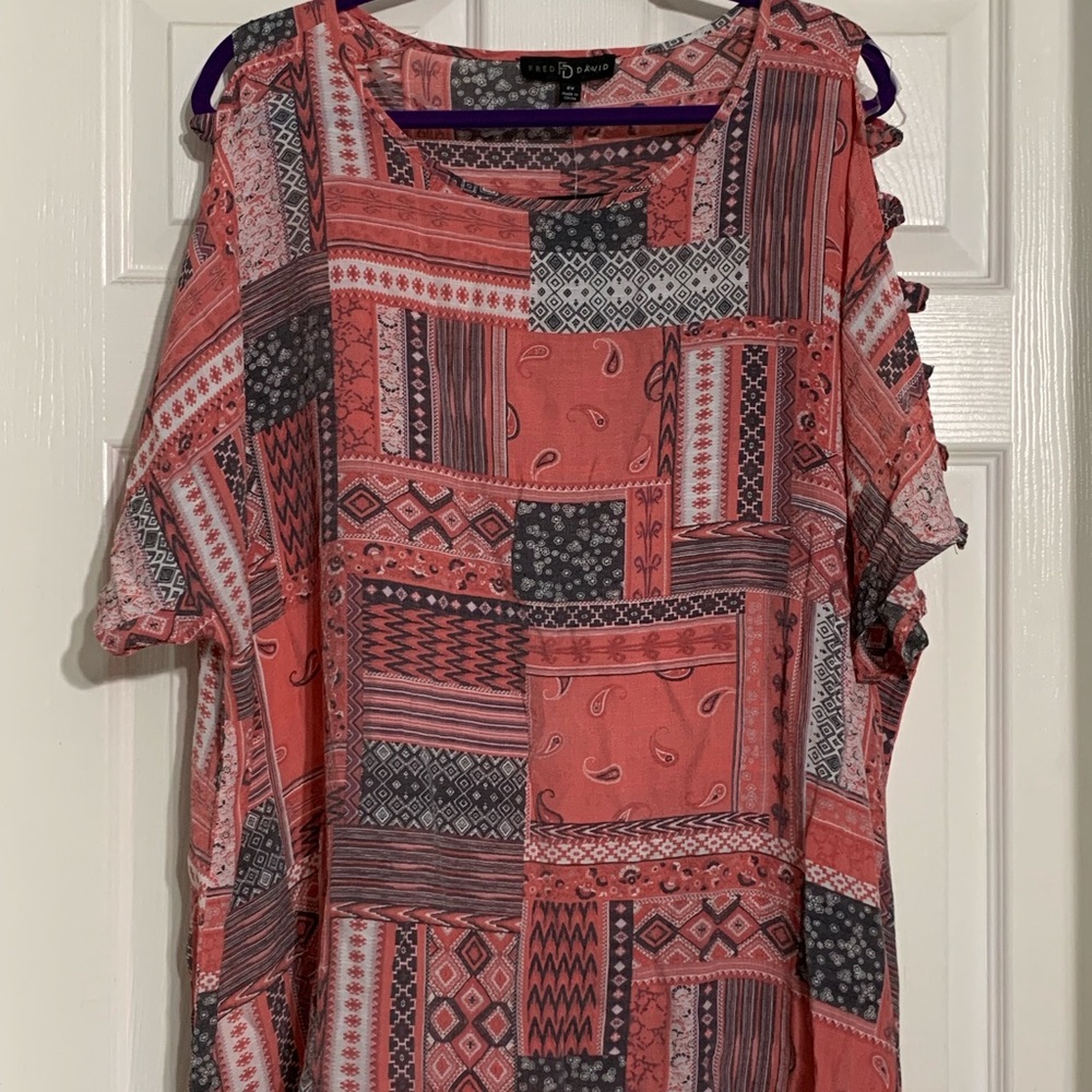 Top with ladder cut out sleeves size 2x